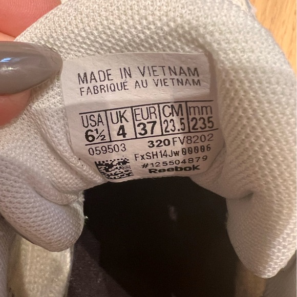 Reebook running shoes, grey white and marrn color size 6.5 in good condition - Picture 2 of 4